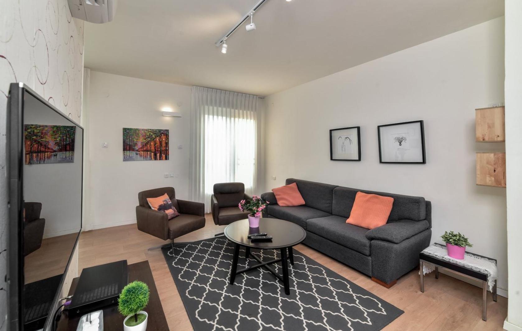 Sokolov Vacation Boutique Apartments By The Sea In Naharija Szoba fotó