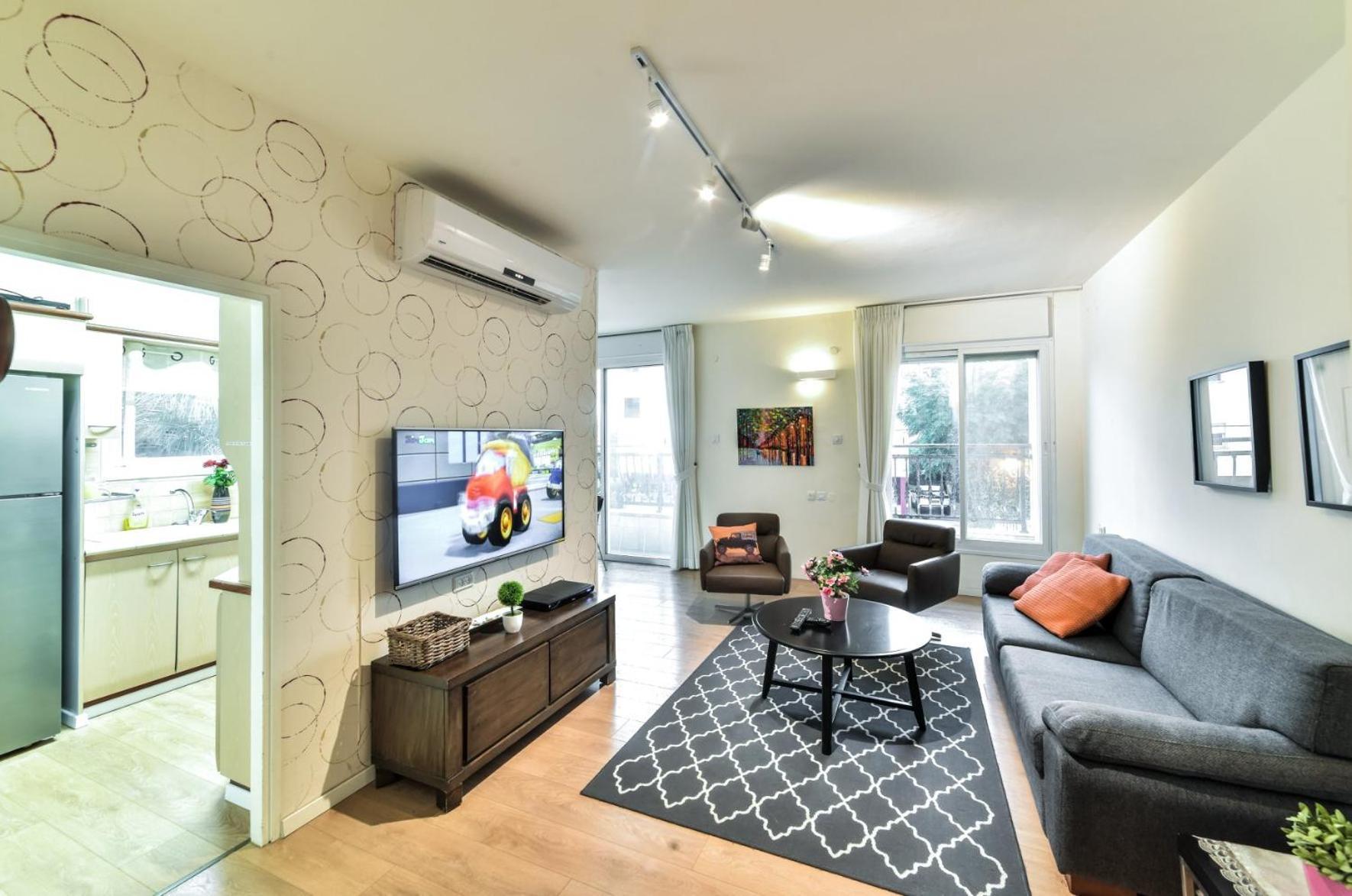 Sokolov Vacation Boutique Apartments By The Sea In Naharija Szoba fotó